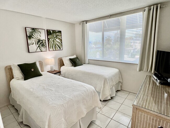 Guest Bedroom - 843 Bayport Way
