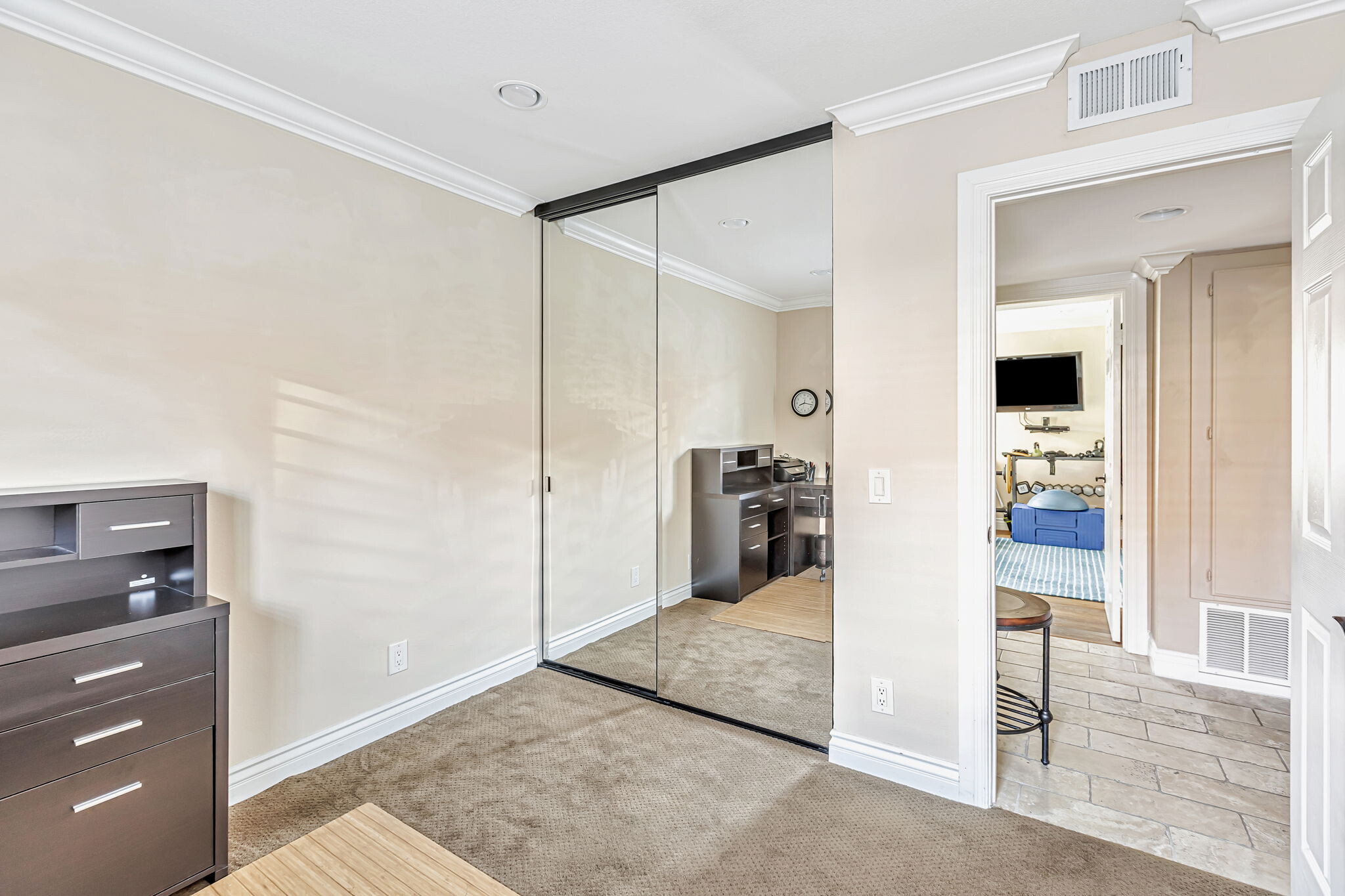 Building Photo - 27525 Paseo Toluca