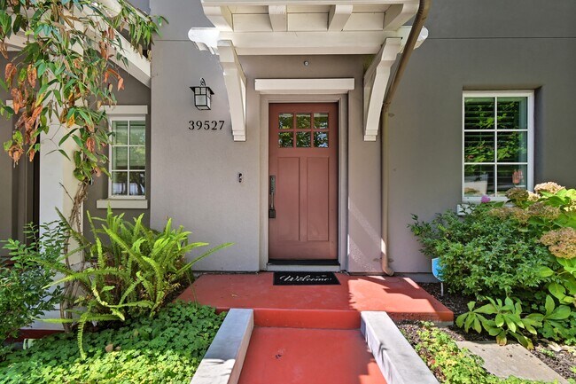 Building Photo - 39527 Stevenson Pl