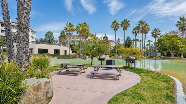 Building Photo - Lovely 1 bedroom Condo in Top-Rated Complex