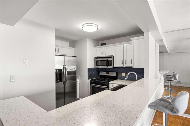 Building Photo - 620 Peachtree St NE