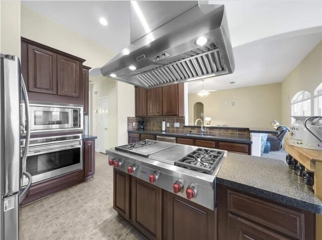 Building Photo - 11711 Canyon Bend Dr