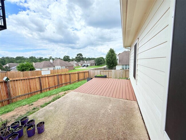 Building Photo - 2212 Highland Crossing Dr