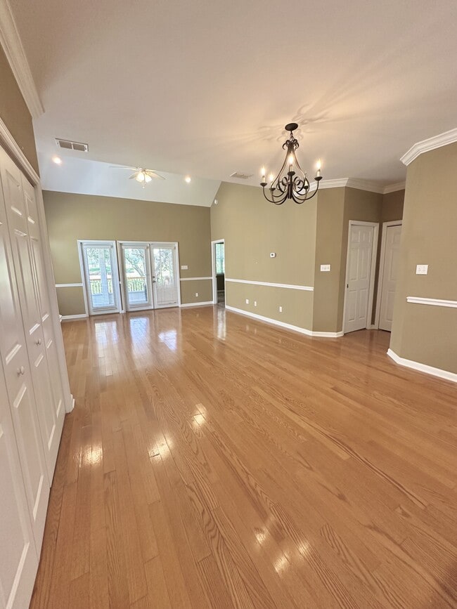 Building Photo - 2627 Spring Creek Hwy