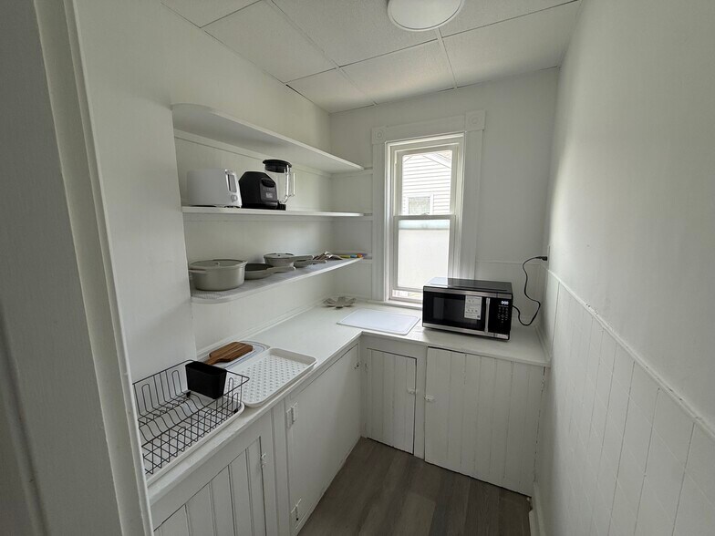 Building Photo - 25 Wyman St