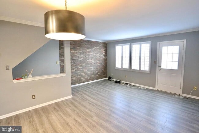 Building Photo - 6623 Skylemar Trail