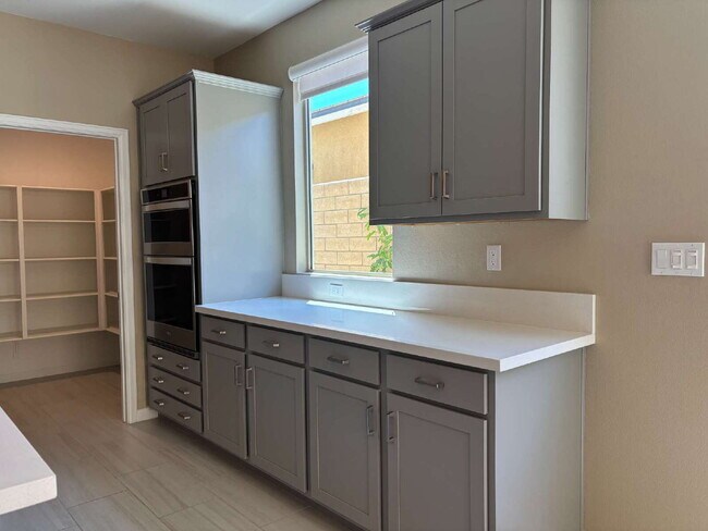 Building Photo - Stylish 2-Bedroom Oasis Domani, Residents ...