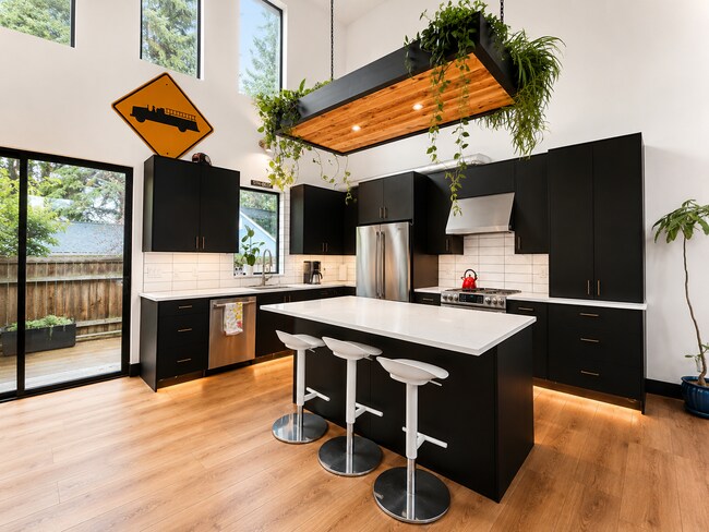 Building Photo - LUXURY CUSTOM HOME IN RIVER WEST!! DON'T MISS THIS ONE!