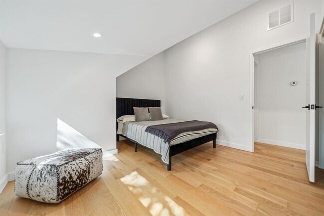 Building Photo - 2509 Durwood St