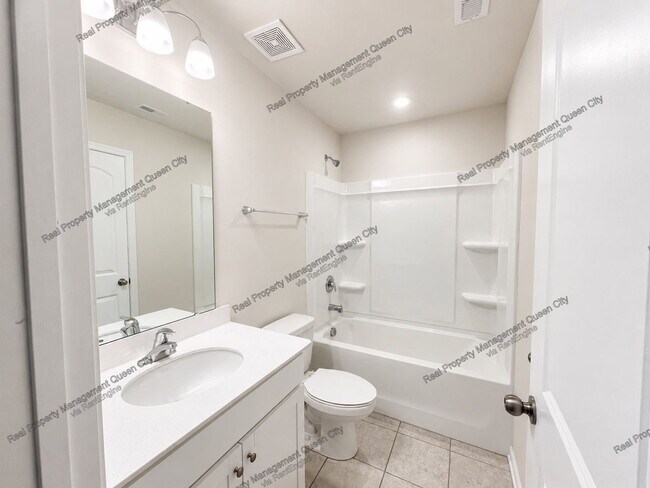 Building Photo - 2407 Lazette Dr