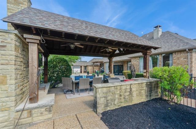 Building Photo - 819 Equestrian Dr
