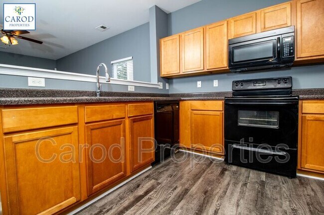 Building Photo - 8630 Redding Glen Ave