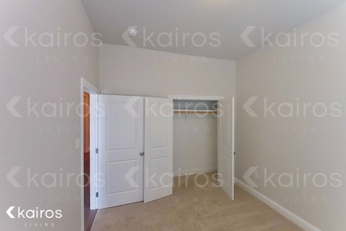 Building Photo - 4808 W Dacha Ln