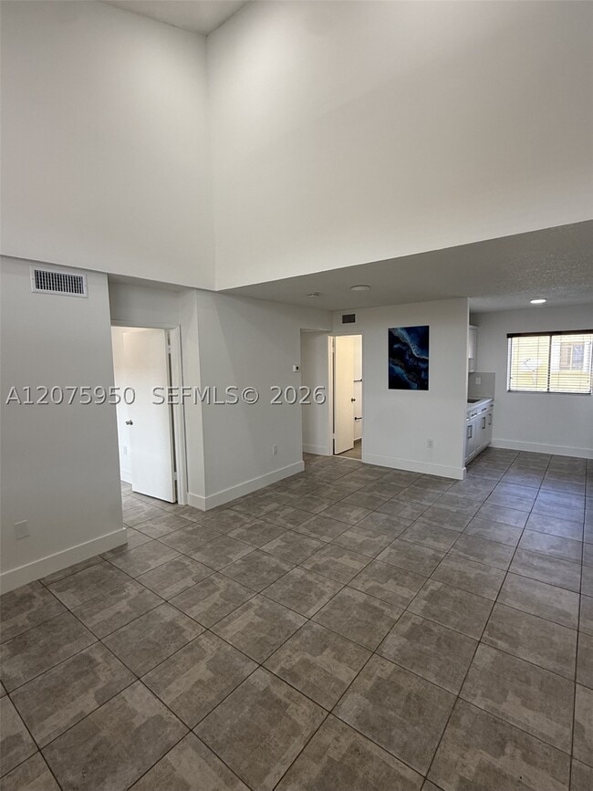 Building Photo - 2775 W 61st St