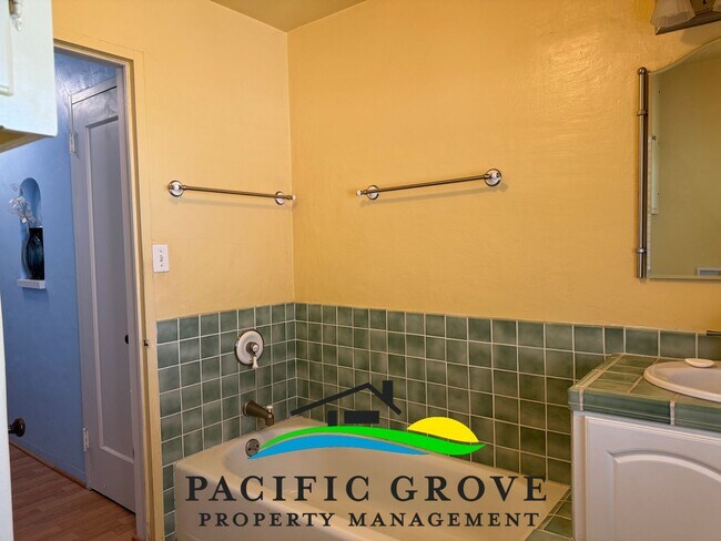 Building Photo - Delightful 3-Bedroom, 2 bath home in Pacif...