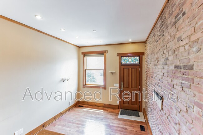 Building Photo - 2802 E Fairmount Ave