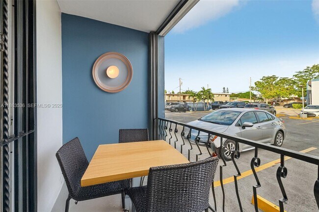 Building Photo - 145 SW 30th Ct