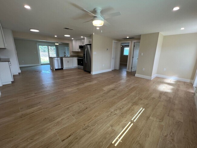 Building Photo - 2 br, 2 bath House - 190 Norfolk Avenue