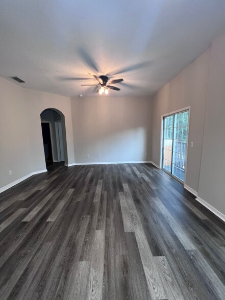 Building Photo - 3211 Pine Oak Trail