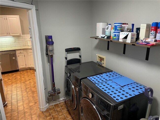 Building Photo - 4148 Fawn Ct NE