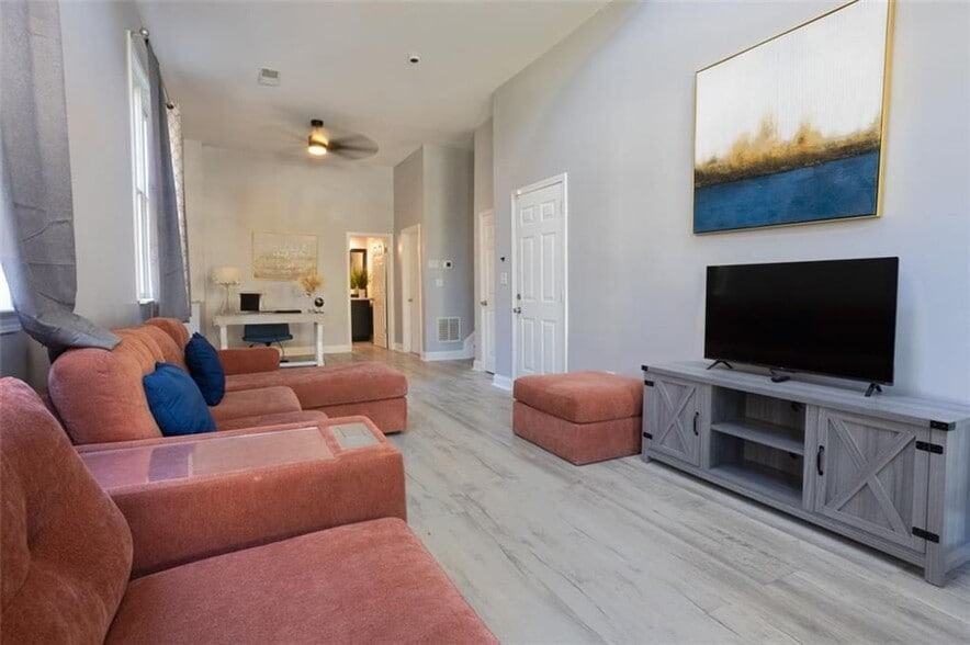 Building Photo - 4867 Pinnacle Dr