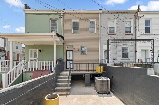 Building Photo - 3326 Noble St