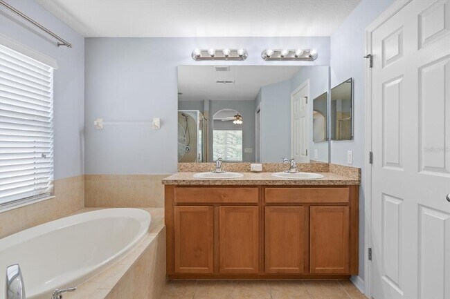 Building Photo - 6018 Oak Mill Terrace