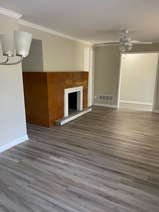 Building Photo - Beautiful Home FOR RENT