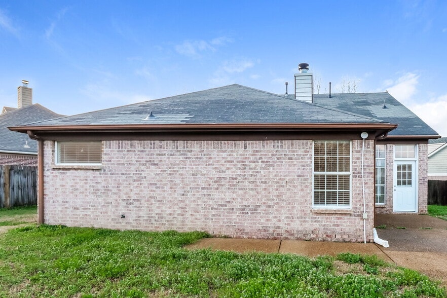 Building Photo - 9775 Misty Bay Cove