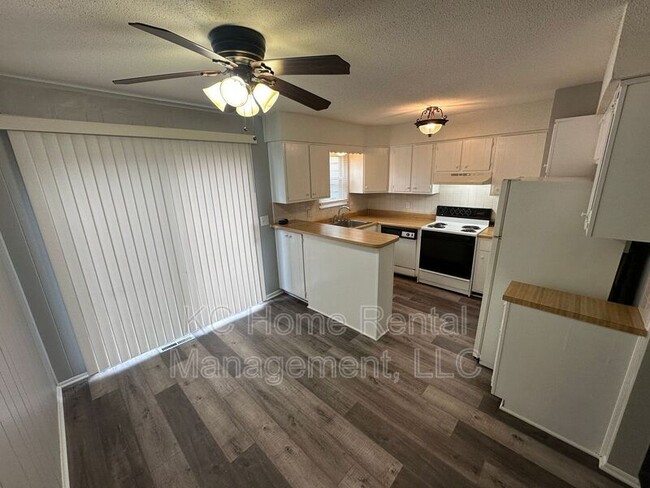Building Photo - 6753 N Askew Cir