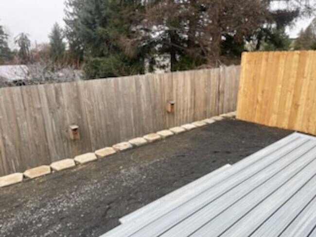 Building Photo - Brand new 2 bed/2 bath, central a/c, dishwasher, washer & dryer, deck & patio!