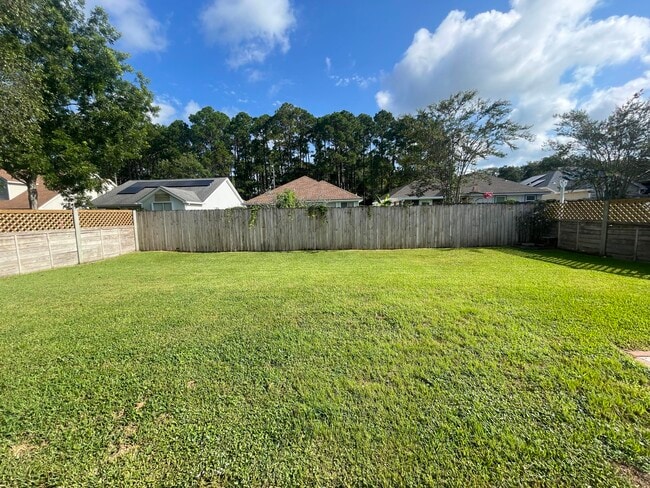 Building Photo - 1902 Mistral Ln E