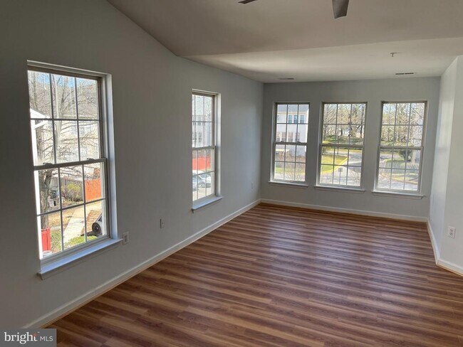 Building Photo - 9611 Juniper Dr
