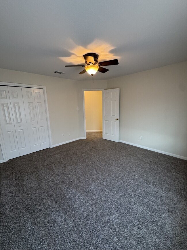 Building Photo - 1515 Mountain Laurel Dr
