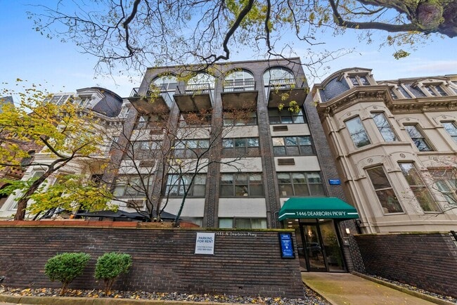 Building Photo - 1441 N Dearborn St
