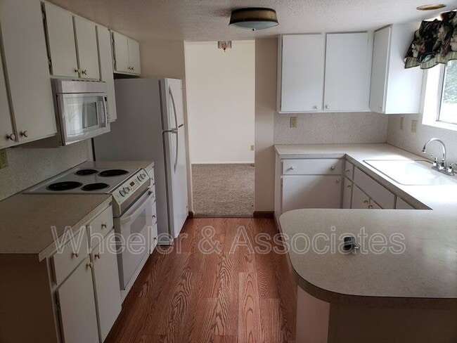 Building Photo - 137 E 5250 S