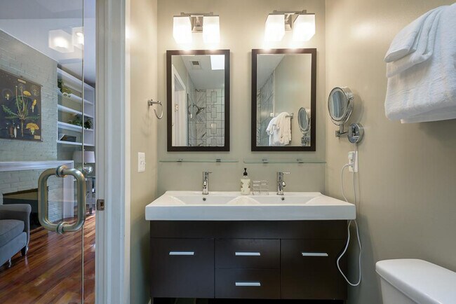 Building Photo - 401 Constitution Ave NE