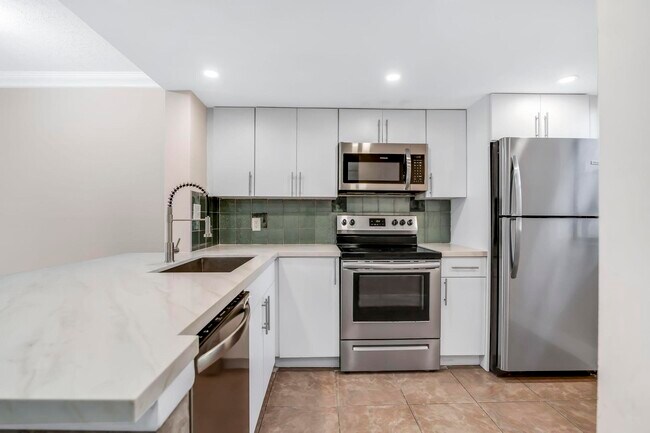 Building Photo - 5200 NW 31st Ave