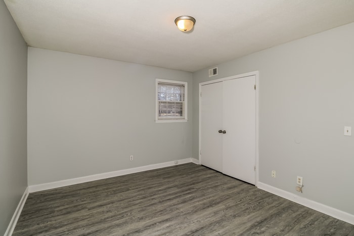 Building Photo - 1808 Laredo Dr