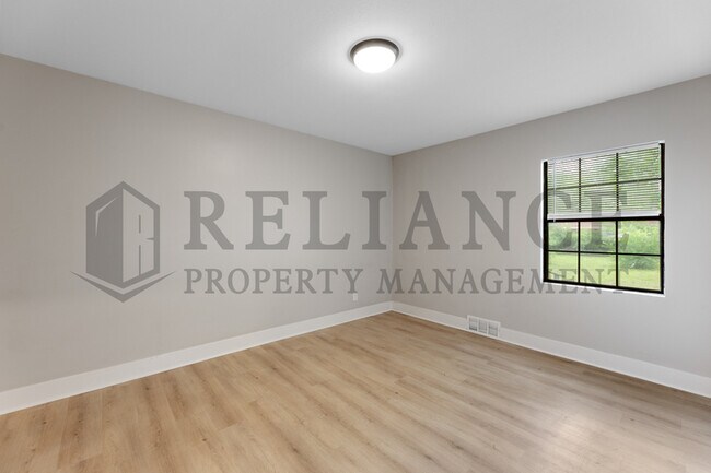 Building Photo - 3236 S Handley St