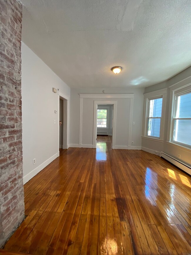 Building Photo - 76-78 Lilac St