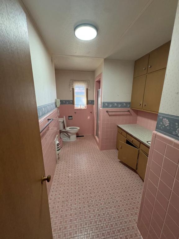 Building Photo - 603 E Maple St