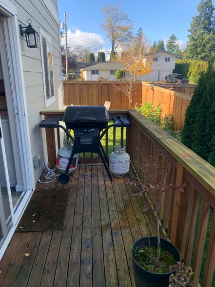 Building Photo - 1903 SE Silktassel Wy