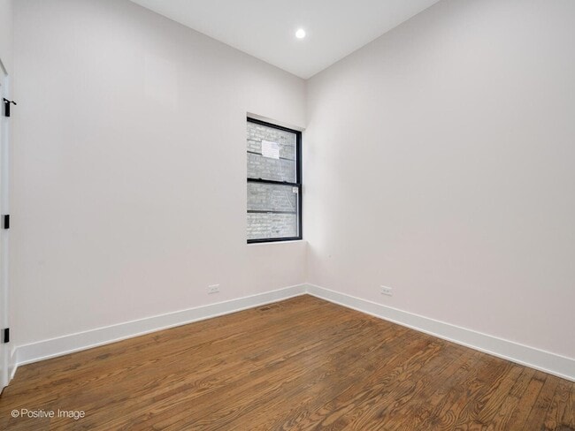 Building Photo - 846 N Ashland Ave