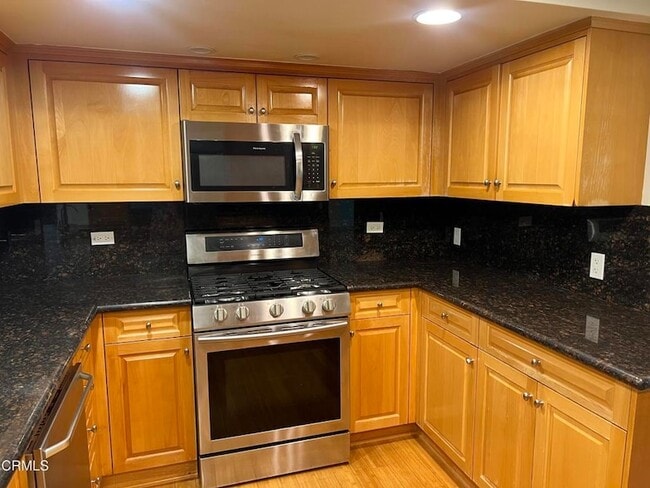 Building Photo - 5414 Palm Dr