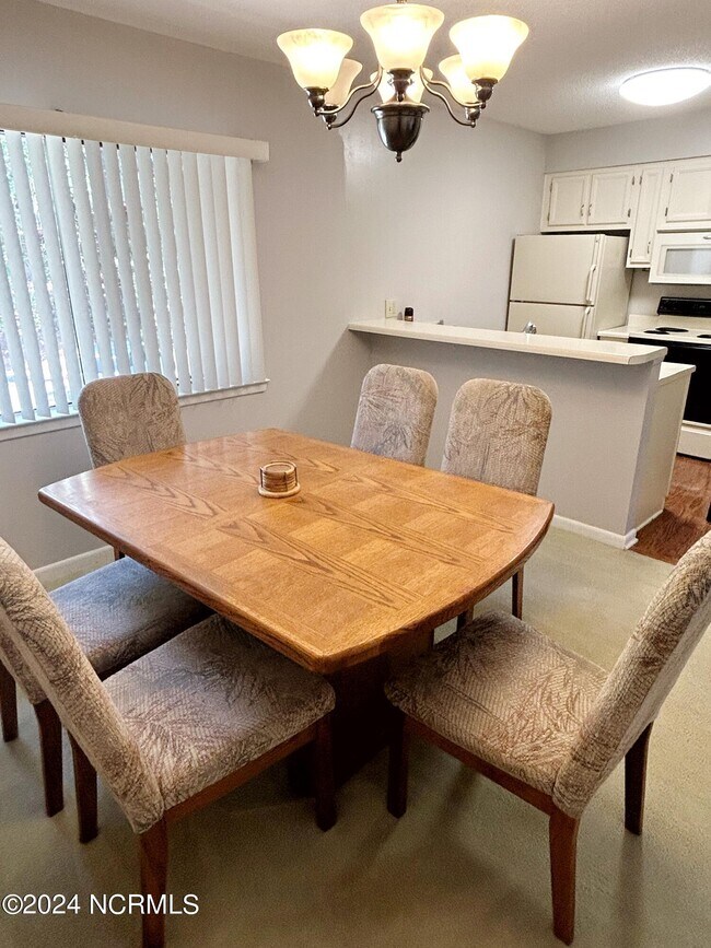 Building Photo - 250 Sugar Gum Ln