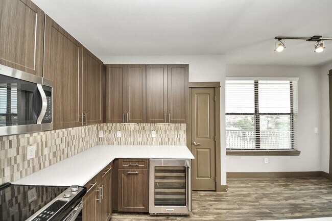 Building Photo - 5454 Washington Ave