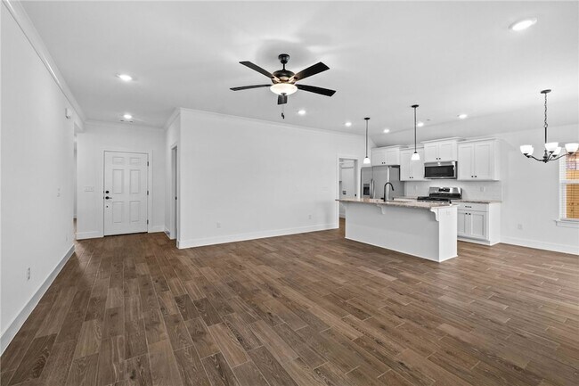 Building Photo - 4225 Barhem Dr