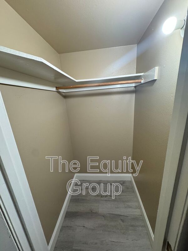Building Photo - 624 N Garden St