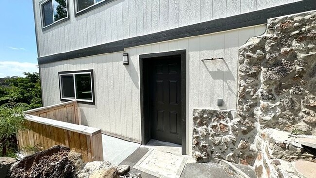 Building Photo - 1413 Ala Iolani St